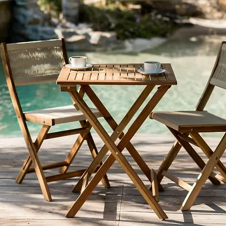 Halo Lagoon Pool & Exclusive Seaside Getaway Willa