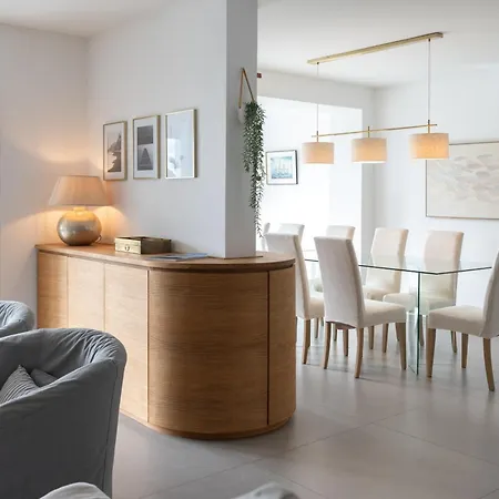 Вилла Halo Lagoon Pool & Exclusive Seaside Getaway *