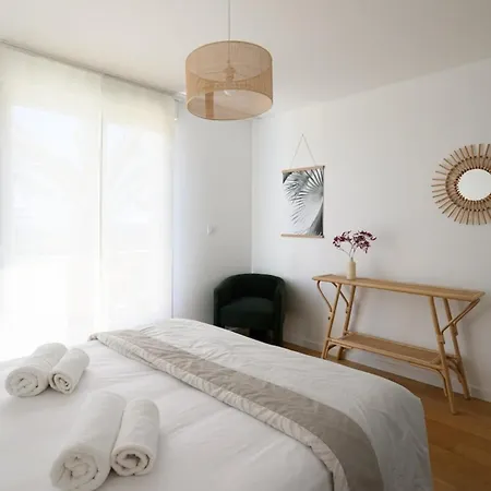 Вилла Halo Lagoon Pool & Exclusive Seaside Getaway *