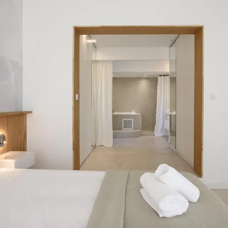Halo Lagoon Pool & Exclusive Seaside Getaway Агд