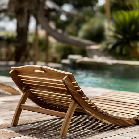 Halo Lagoon Pool & Exclusive Seaside Getaway Вилла