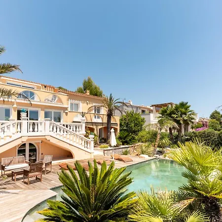 Halo Lagoon Pool & Exclusive Seaside Getaway Willa *