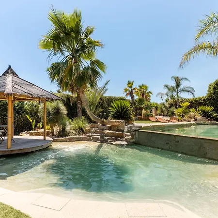 Willa Halo Lagoon Pool & Exclusive Seaside Getaway