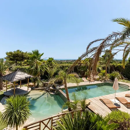 Вилла Halo Lagoon Pool & Exclusive Seaside Getaway *