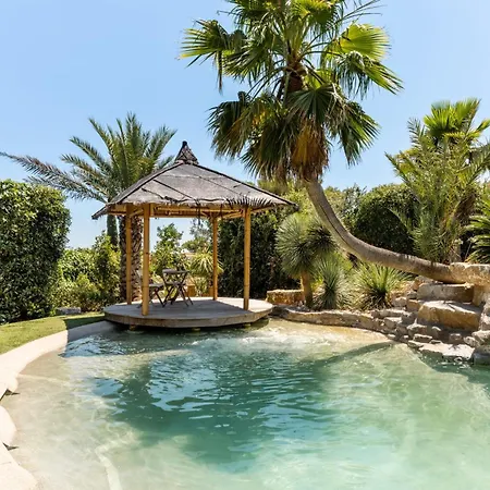 Halo Lagoon Pool & Exclusive Seaside Getaway Вилла Агд