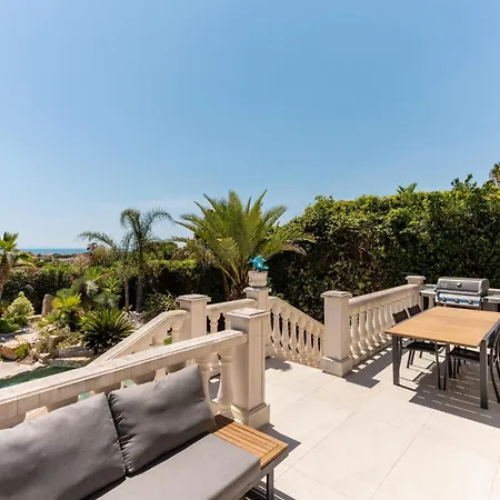 Halo Lagoon Pool & Exclusive Seaside Getaway Агд