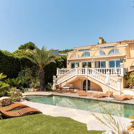 Willa Halo Lagoon Pool & Exclusive Seaside Getaway *