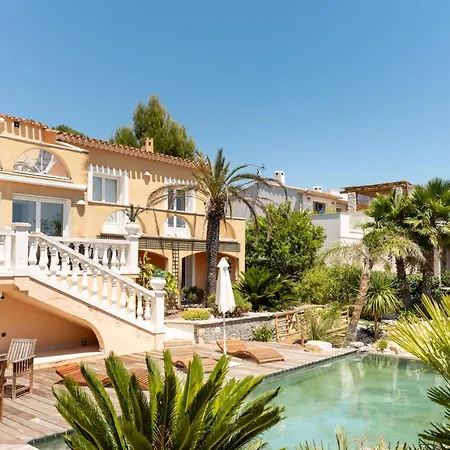 Halo Lagoon Pool & Exclusive Seaside Getaway Вилла