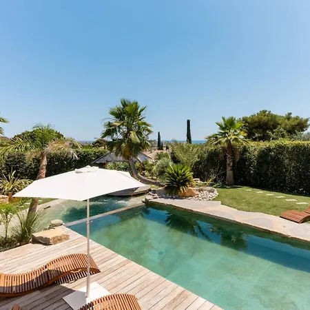 Вилла Halo Lagoon Pool & Exclusive Seaside Getaway Агд